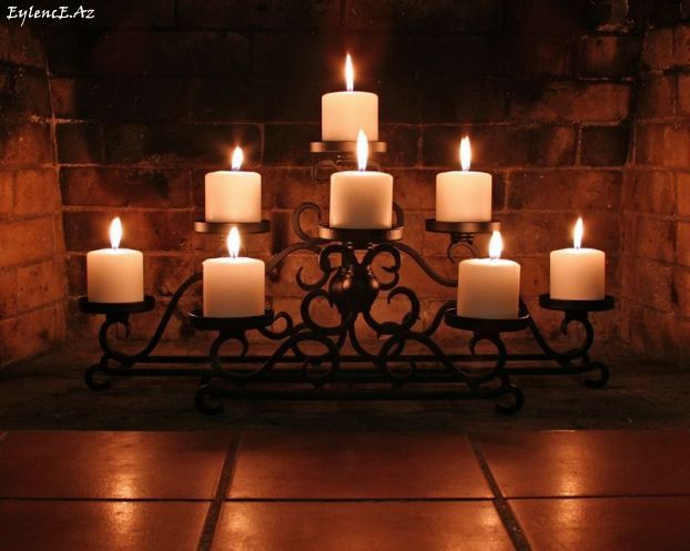 Romantic by the Candlelight