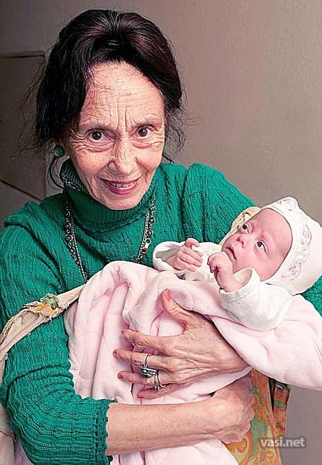 Женщина родила в 70 лет