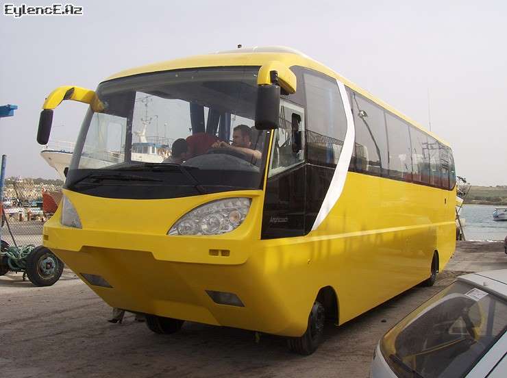 Amfibiya (Avtobus)